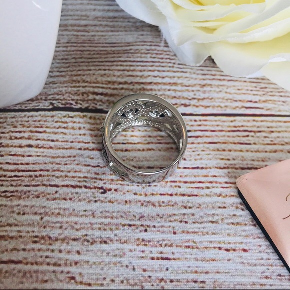 ✨I.N.C. Silver Tone Crystal Braided Statement Ring - Picture 6 of 8